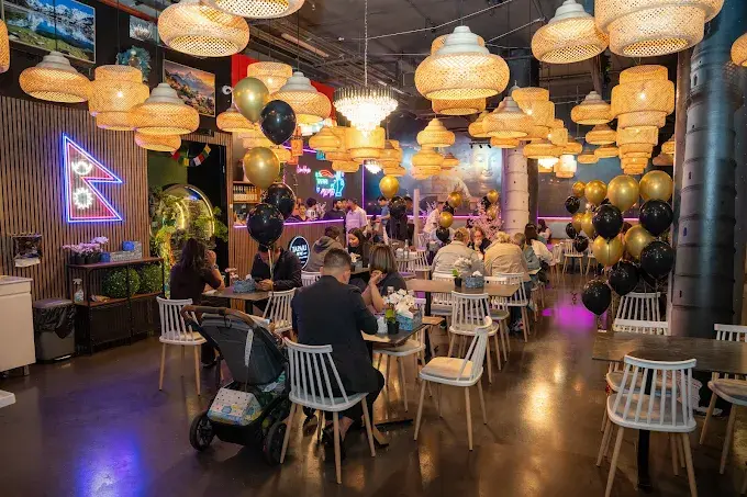 Tapari Momo Interior